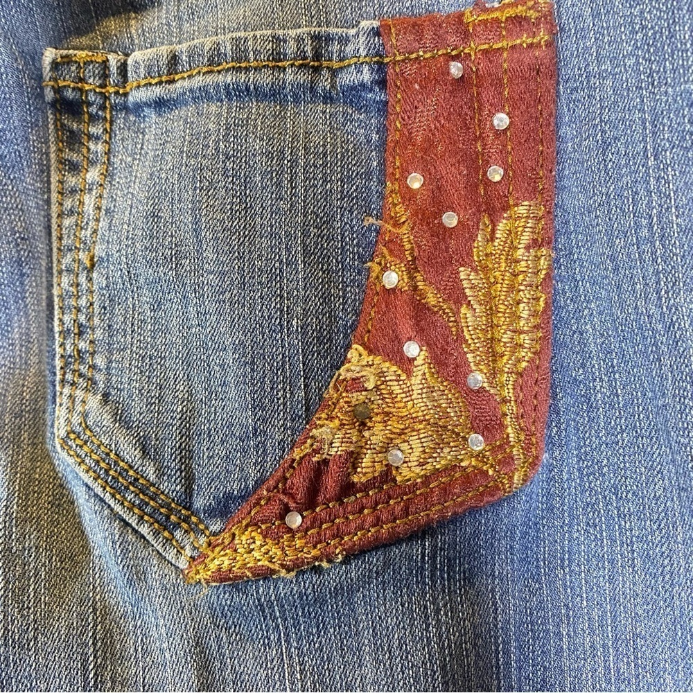 DEPARTMENT OF PEACE Women's size 10 denim bootcut distressed embellished jeans - Picture 7 of 11